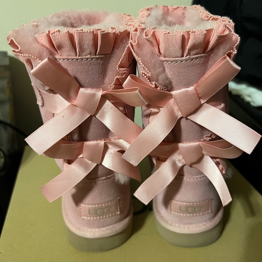 Pink Uggs Bailey